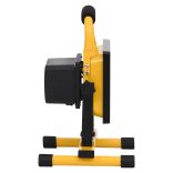 Hideg fehér fényű újratölthető fogantyús LED-es reflektor 30 W